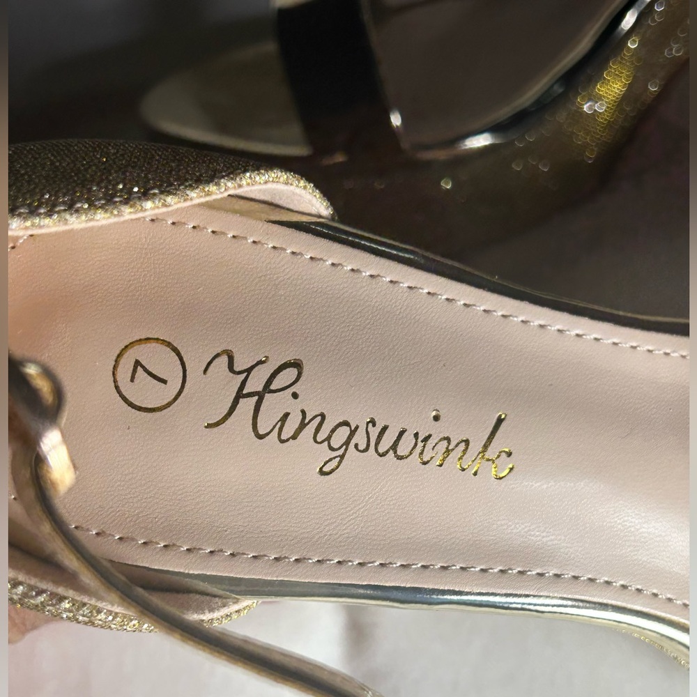 Hingswink Elegant Gold glitter dressy ankle strap block heel sandal - Picture 3 of 10